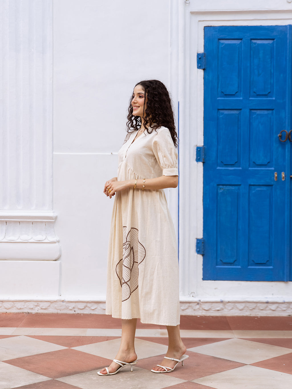 Zummer Embroidered Cotton Midi Dress with Puff Sleeves – Off White, White & Brown