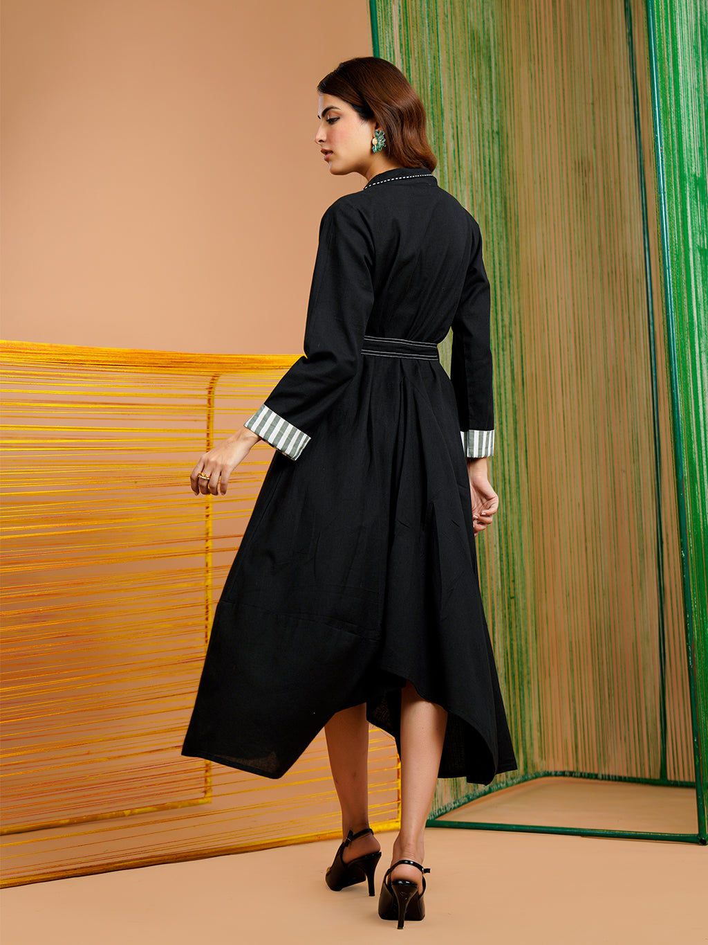 Zummer Black Solid Belted Dress