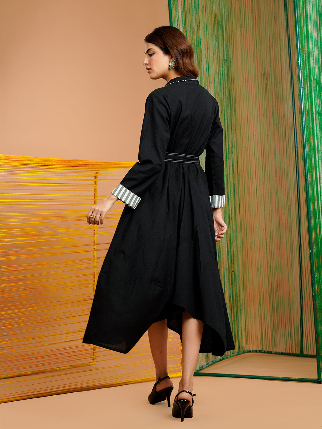 Zummer Black Solid Belted Dress