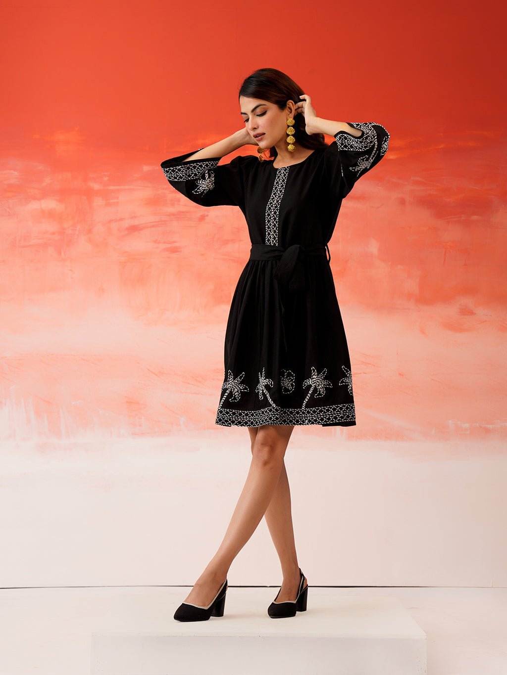 Zummer Embroidered Cotton Above-Knee Dress with Belt – Black, Charcoal & White