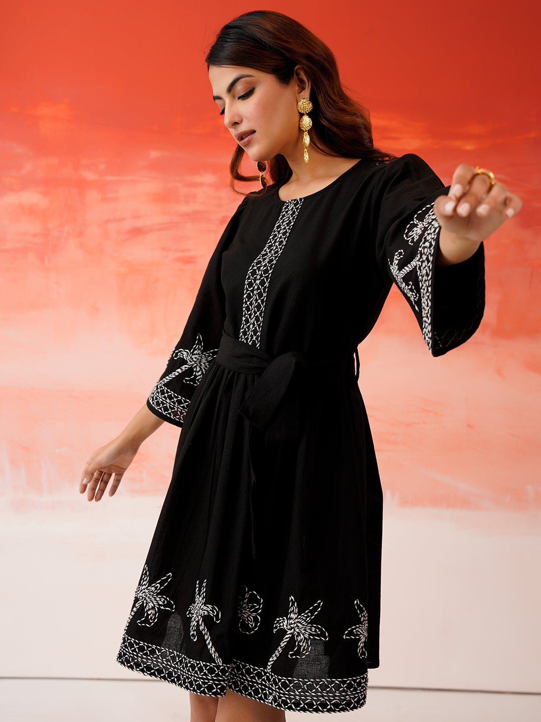 Zummer Embroidered Cotton Above-Knee Dress with Belt – Black, Charcoal & White