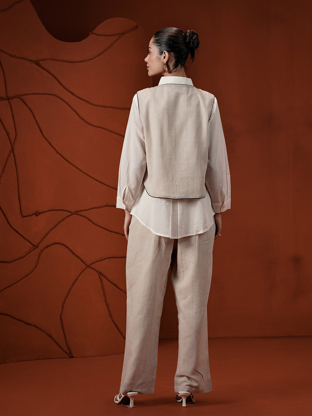 Zummer Women Off White Pure Cotton Jute Jacket Co-Ord Set