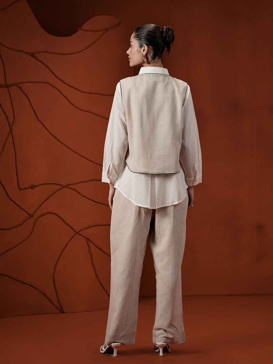 Zummer Women Off White Pure Cotton Jute Jacket Co-Ord Set