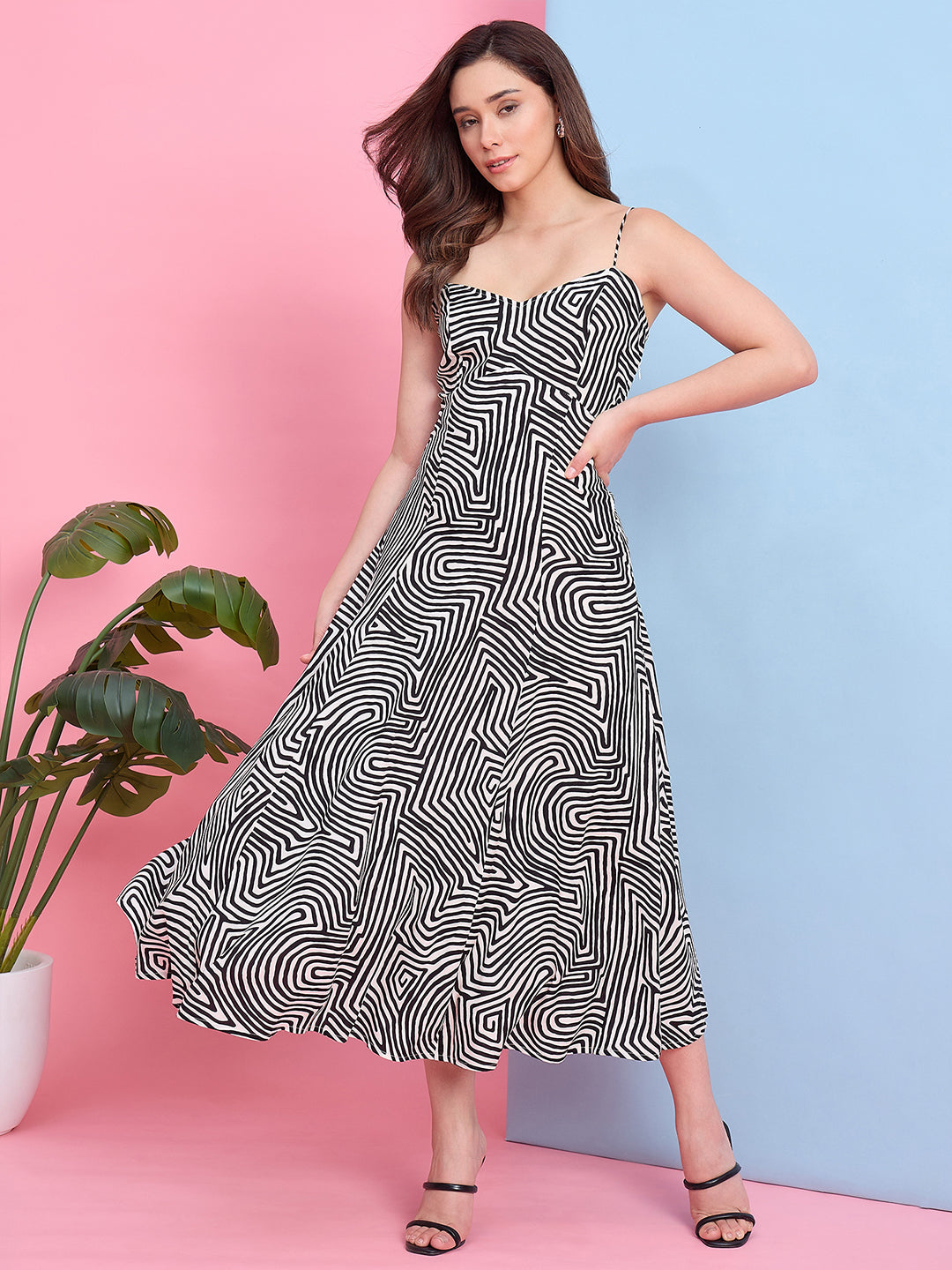Zummer White & Black Printed Midi Dress