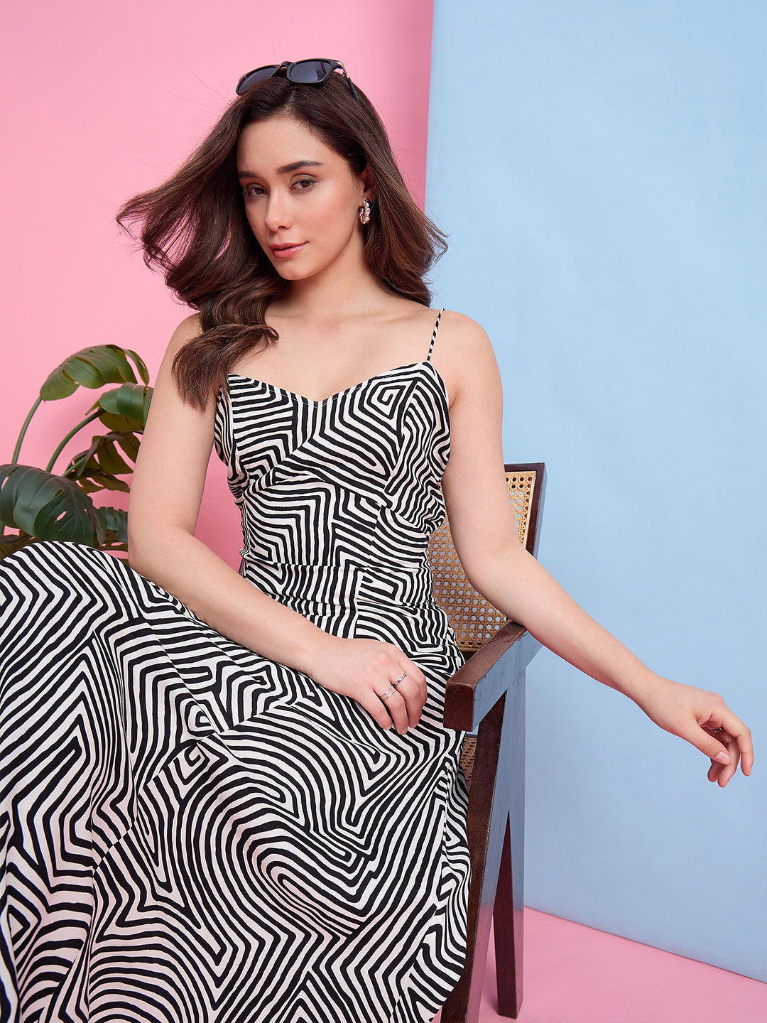 Zummer White & Black Printed Midi Dress